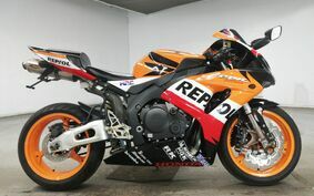 HONDA CBR1000RR 2004 SC57