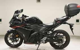 YAMAHA YZF-R25 RG10J