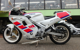 YAMAHA FZR250 2KR