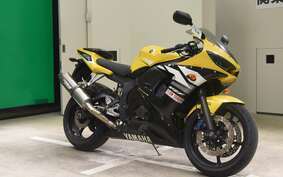 YAMAHA YZF-R6 2004 RJ05