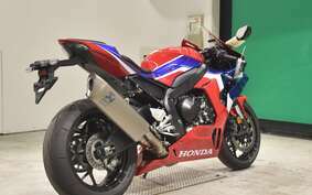 HONDA CBR1000RR R 2024 SC82