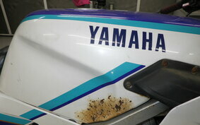 YAMAHA FZR250 2KR