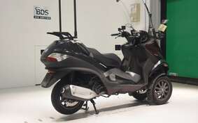 PIAGGIO MP3 250