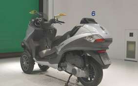 PIAGGIO MP3 250