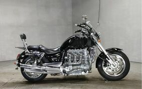 TRIUMPH ROCKET III 2005 LC1035