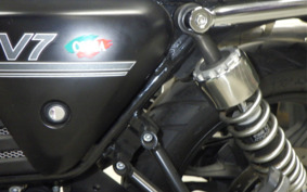 MOTO GUZZI V7 STONE 2013