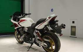 HONDA CB1300SB SUPER BOLDOR A 2006 SC54