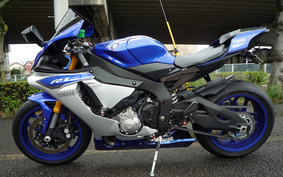 YAMAHA YZF-R1 2015 RN32