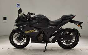 SUZUKI GIXXER 250 SF