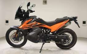 KTM 890 ADVENTURE	 2022 TS640