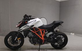 KTM 1290 SUPER  DUKE R V3940