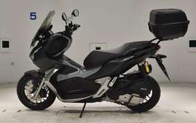 HONDA ADV150