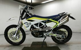 HUSQVARNA  701エンデューロ 2018 UEV4