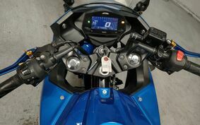 SUZUKI GIXXER 250 SF 不明