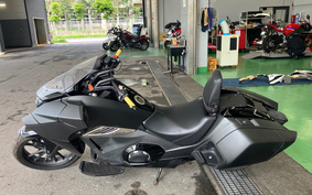 HONDA NM4 VULTUS -02 2015 RC82