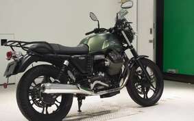 MOTO GUZZI V7 STONE 2015