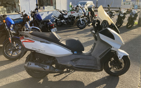 KYMCO ダウンタウン125i SK25