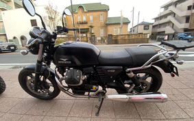 MOTO GUZZI V7 STONE 2015