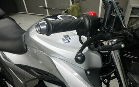 SUZUKI GIXXER 150 ED13N