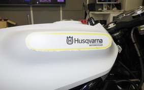 HUSQVARNA VITPILEN 401 2019 UVJ4