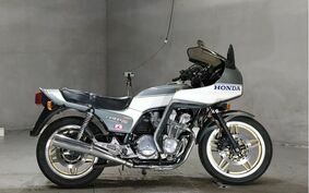 HONDA CB900F Boldor 2024 SC01