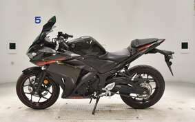 YAMAHA YZF-R25 A RG10J