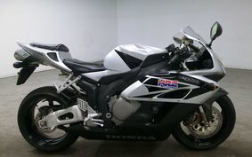 HONDA CBR1000RR 2005 SC57