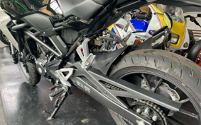 HONDA CB250R MC52