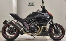 DUCATI DIAVEL 2013