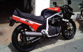 SUZUKI GSX-R750 1985 GR71F