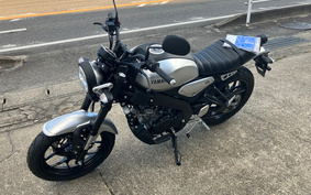 YAMAHA XSR125