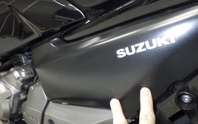 SUZUKI GSR250F