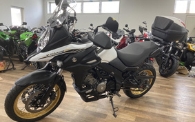 SUZUKI V-Strom 2022 C733M