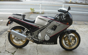 YAMAHA FZR250 2KR