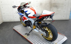 HONDA CBR1000RR 2015 SC59