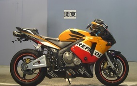 HONDA CBR600RR 2004 PC37