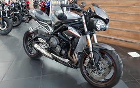 TRIUMPH  TRIUMPH  STREET  TRIPLE RS 2017 HDA464