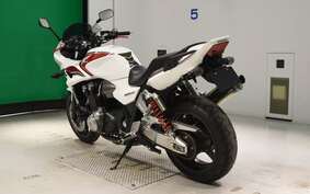 HONDA CB1300SB SUPER BOLDOR A 2010 SC54