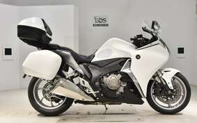 HONDA VFR1200F DCT 2010 SC63