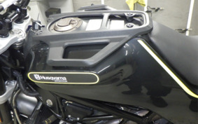 HUSQVARNA SVARTPILEN 401 2018