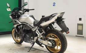 HONDA CB1300SB SUPER BOLDOR 2022 SC54