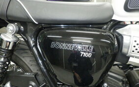 TRIUMPH BONNEVILLE T100 2024