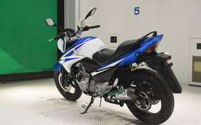 SUZUKI GSR250