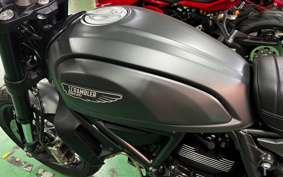 DUCATI  DUCATI  SCRAMBLER  NIGHT  SHIFT  2022 3K00