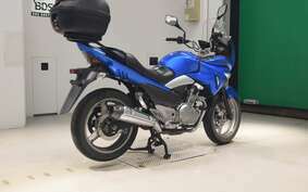 SUZUKI GSR250S GJ55D