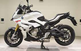 BMW S1000XR 2017 0D03