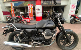 MOTO GUZZI V7 STONE 2015