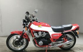 HONDA CB900F Boldor 2022 SC09