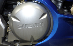 SUZUKI GSR250F