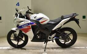 HONDA CBR125R JC50